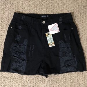 ✨BOOHOO NWT 12 Black Distressed Denim Shorts